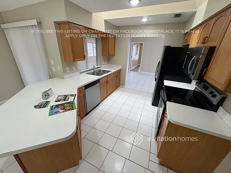 385 Atwater St — Photo 4