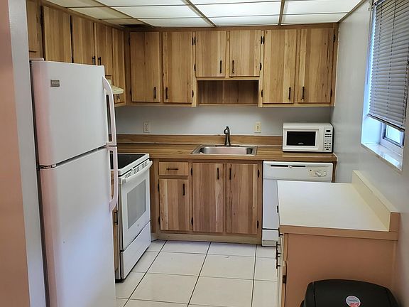 3rd image of 2313 Oak Park Way #2313