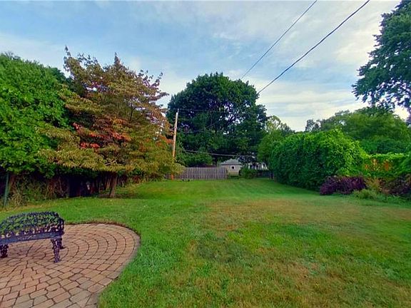 5th image of 120 Harvington Dr