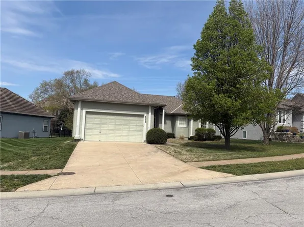 3008 SW 9th Ter, Lees Summit, MO 64081