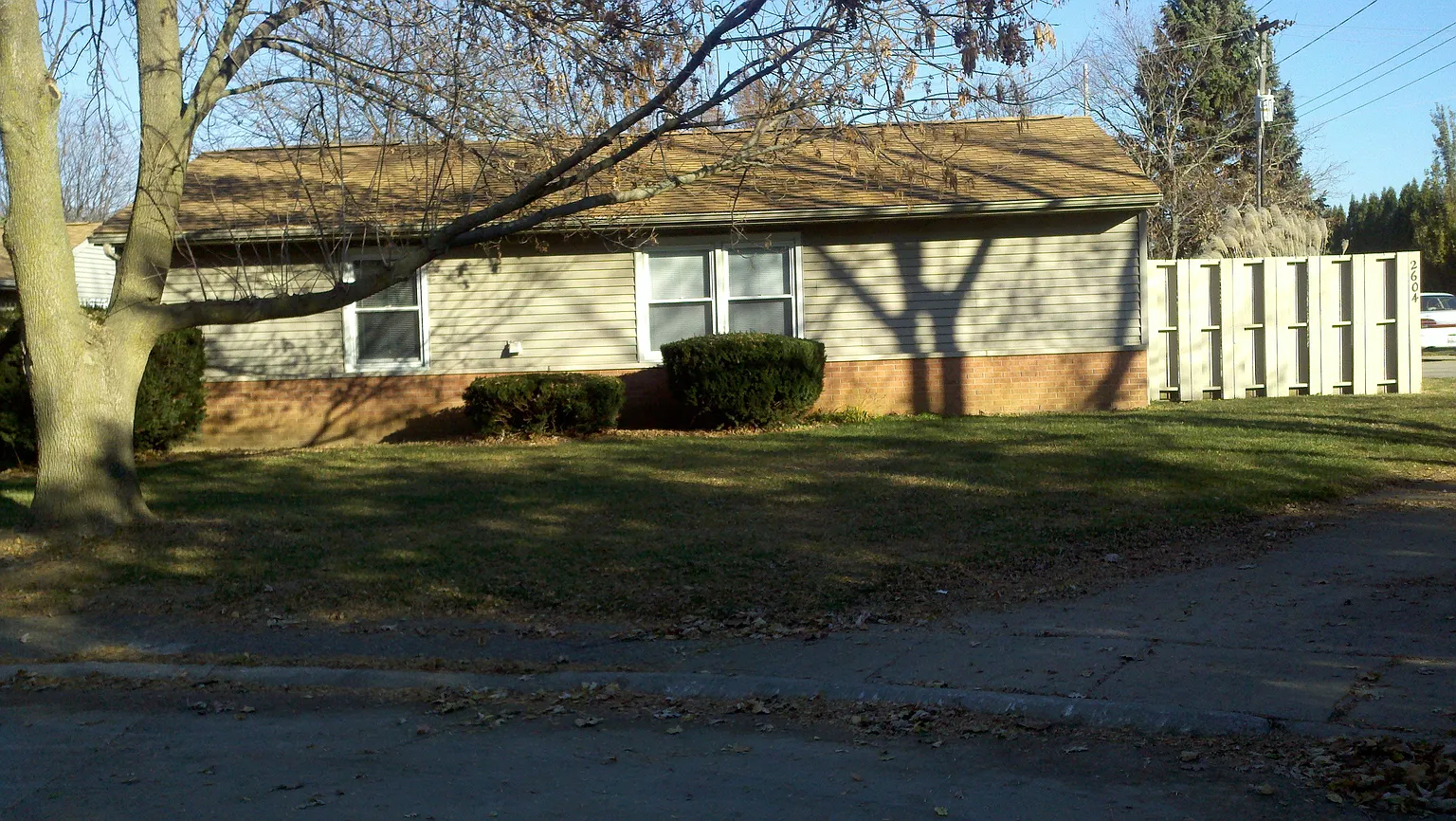 2510 S Anderson St photo 1