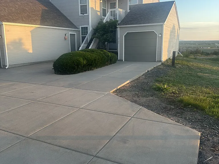 2141 Sunridge Cir — Photo 2