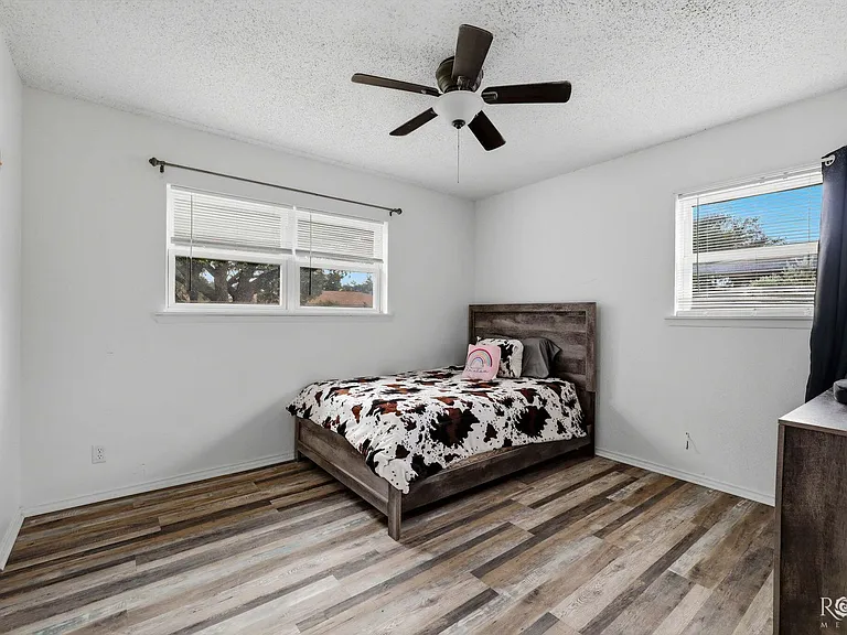 213 Twin Oaks Dr — Photo 12