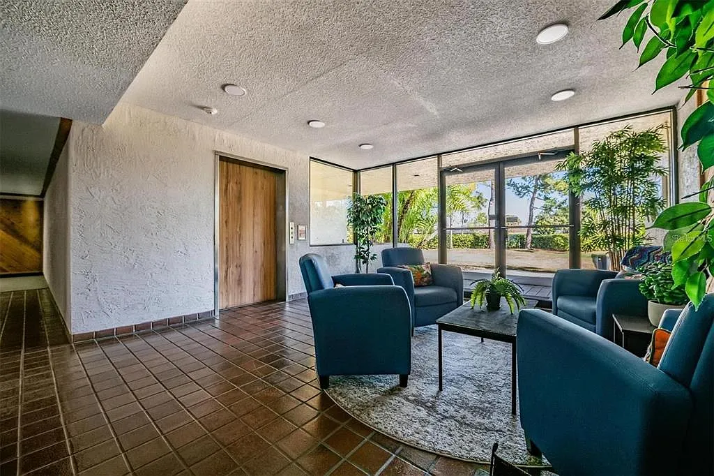 1 bed, 1.0 bath, 812 sqft, $1,650 — Photo 4