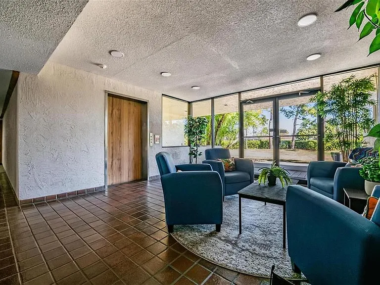 13602 S Village Dr #1106 — Photo 3