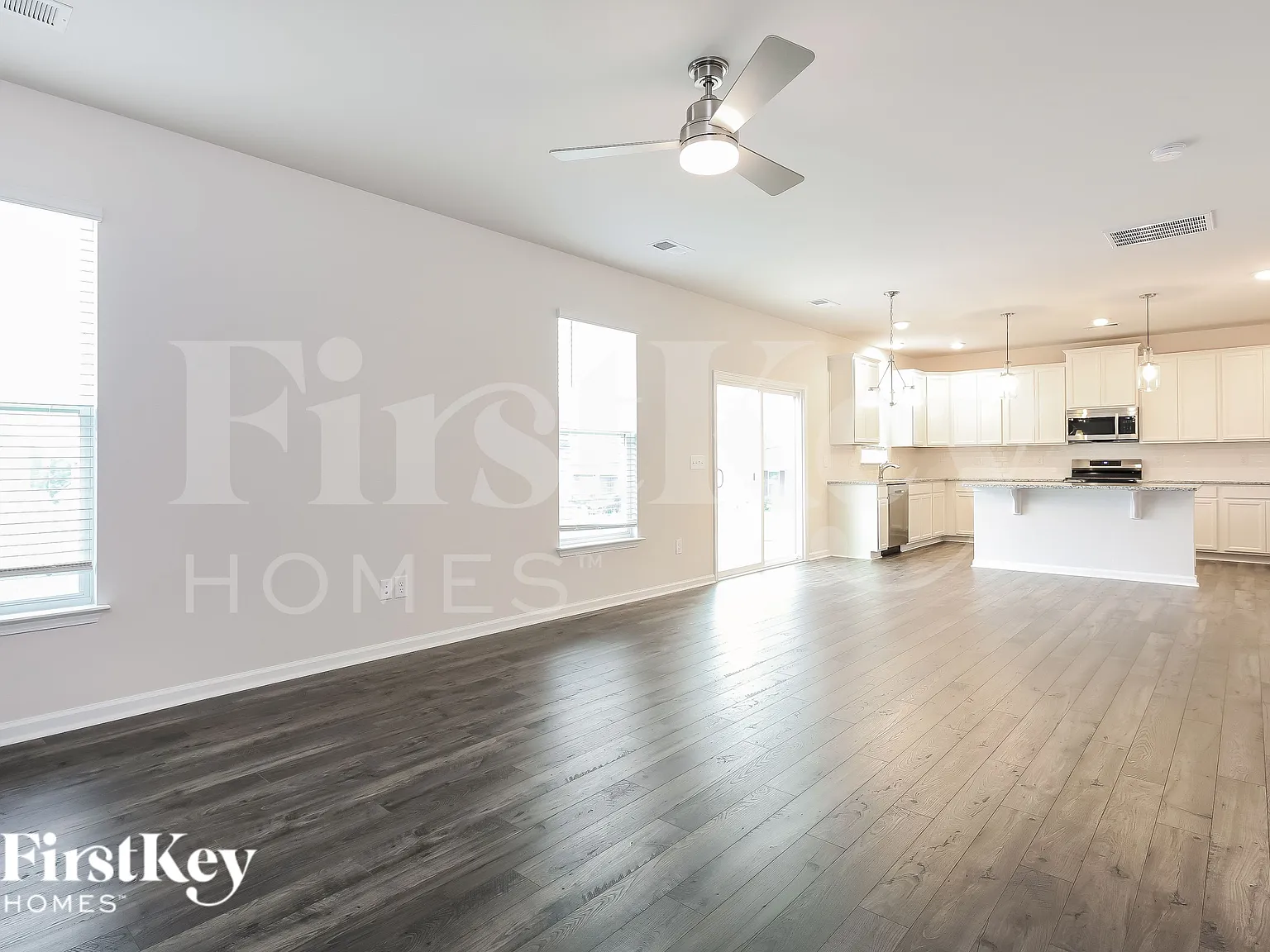 4 bed, 2.5 bath, 2448 sqft, $2,575 — Photo 4