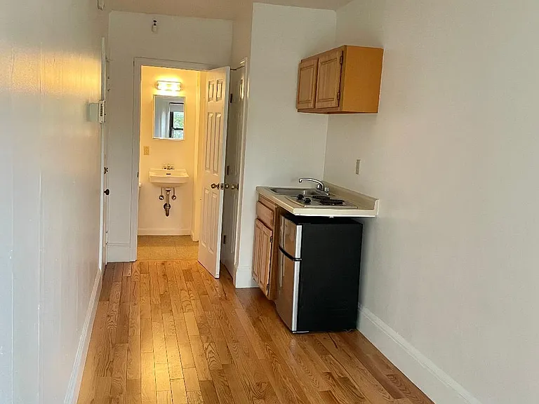 1061 Beacon St #14 — Photo 2