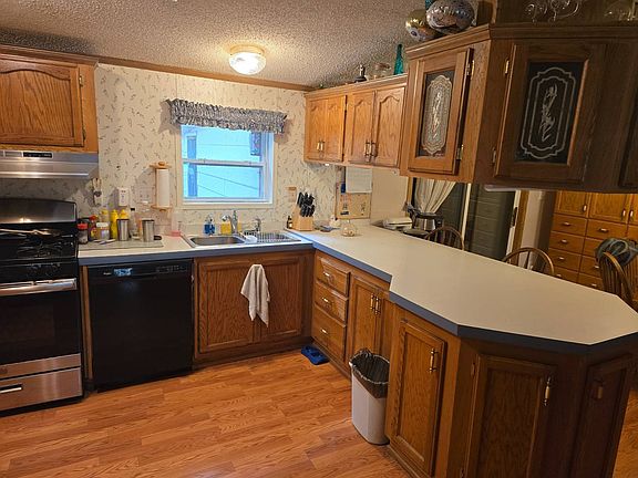 2nd image of 819 S Mount Hope Rd