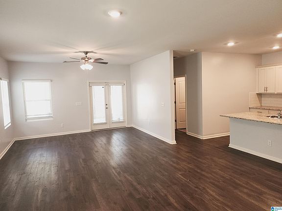 4th image of 216 Chelsea Park Rd