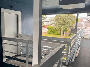 2214 5th St, Tillamook, OR 97141