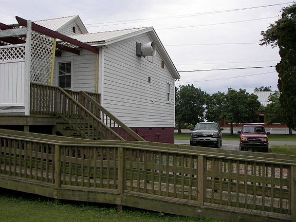 3rd image of 571 Pamlico St