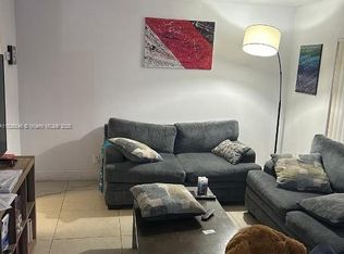 17901 NW 68th Ave APT R208, Hialeah, FL 33015