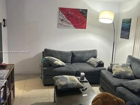17901 NW 68th Ave APT R208, Hialeah, FL 33015