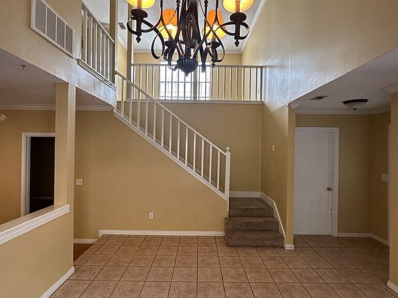 4th image of 924 Lawton Ct