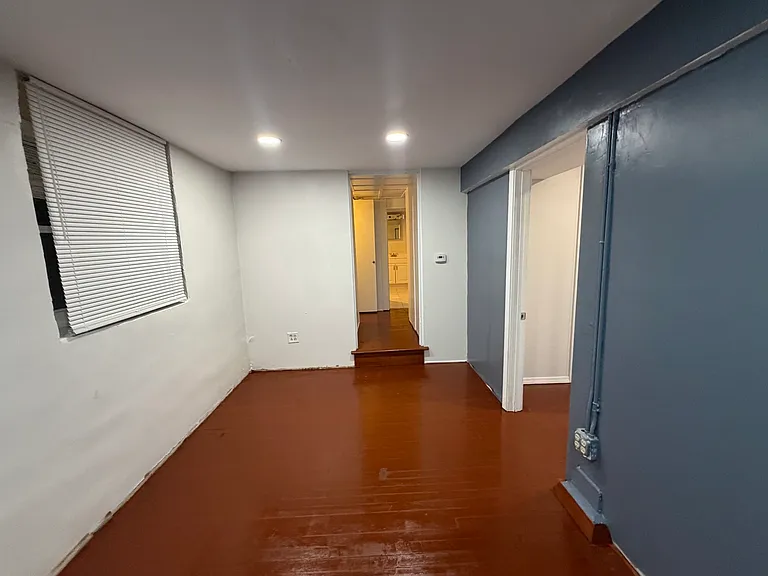 1645 W Beach Ave #G — Photo 10