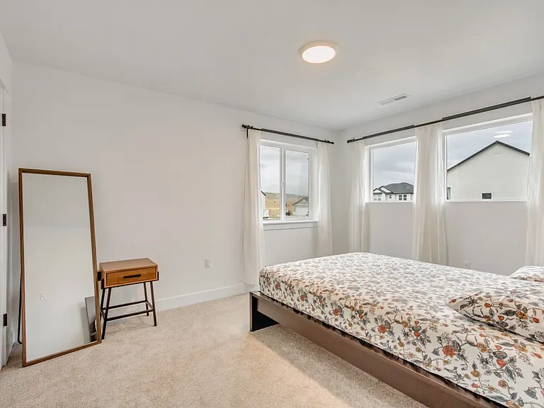 1457 W Russo Dr — Photo 18