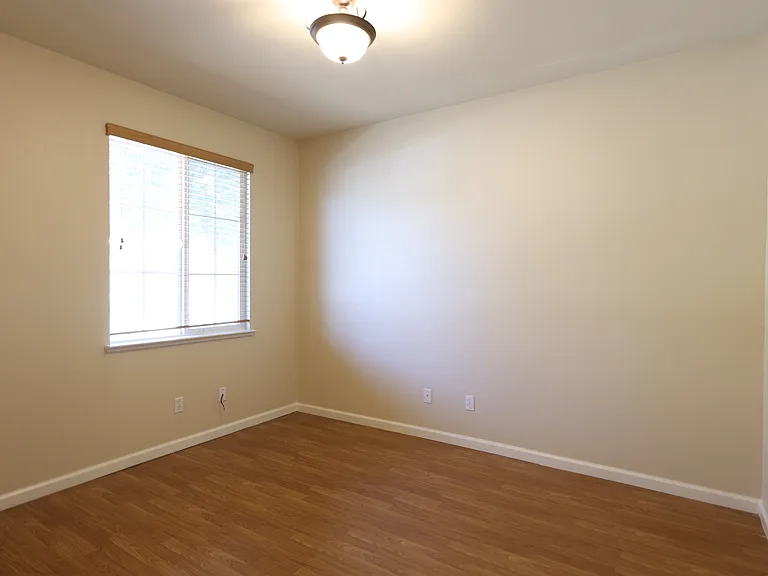 1908 Terracina Cir — Photo 16