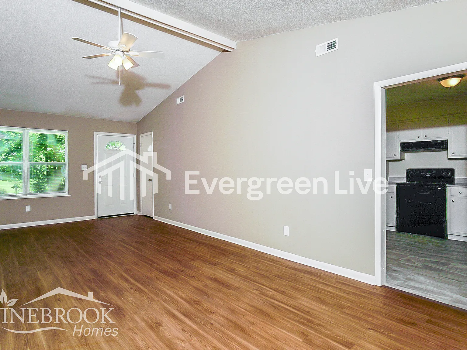 3 bed, 1.0 bath, 1458 sqft, $1,095 — Photo 3
