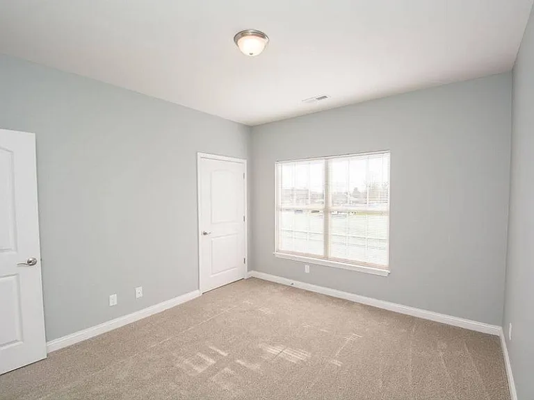 Glenmary Pointe Apartments — Photo 23