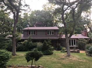 9760 Mountainview Dr, Waite Hill, OH 44094