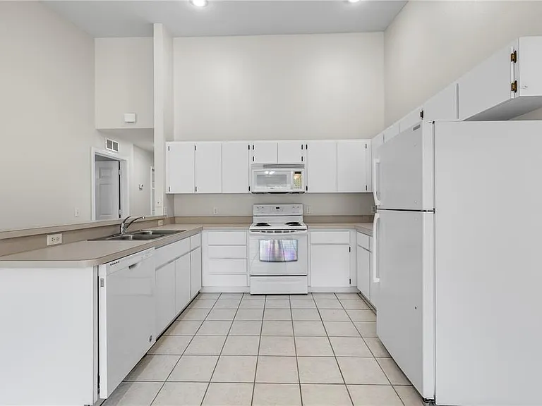 37228 Grassy Hill Ln — Photo 10