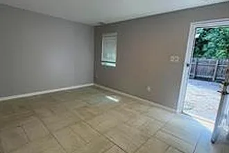 Studio, $1,200 — Photo 2