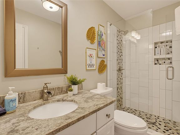 4th image of 322 Shorecrest Dr