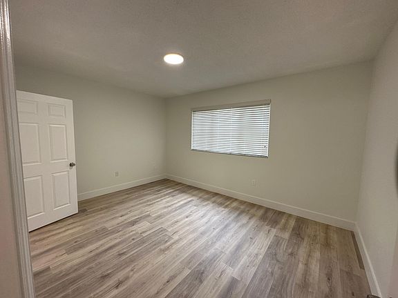 5th image of 2406 Centergate Dr #2066