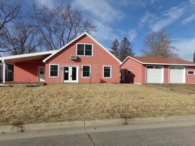 203 4th St NE, Grand Meadow, MN, 55936