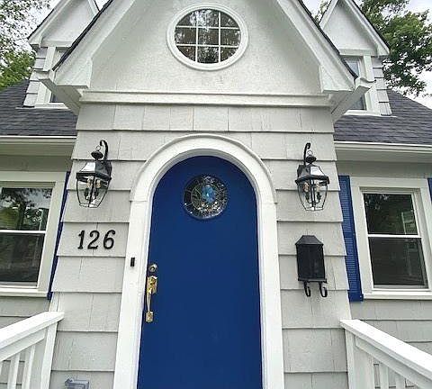 3rd image of 126 S Stewart Ave