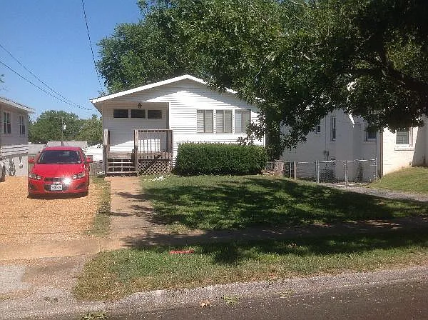 131 Monica Dr photo 1