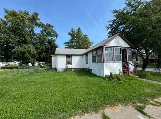 100 6th St, Mendota, IL 61342
