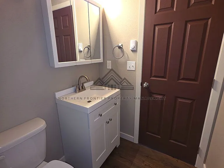 524 E Pine St — Photo 15