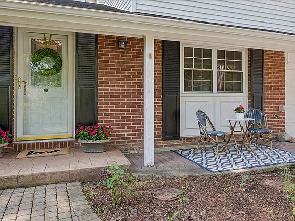 4th image of 804 N Wente Ct