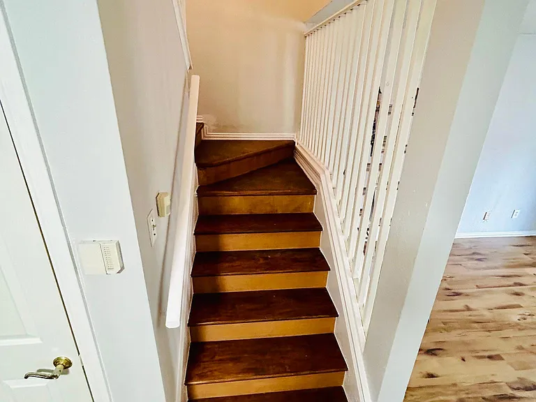 New hardwood stairs