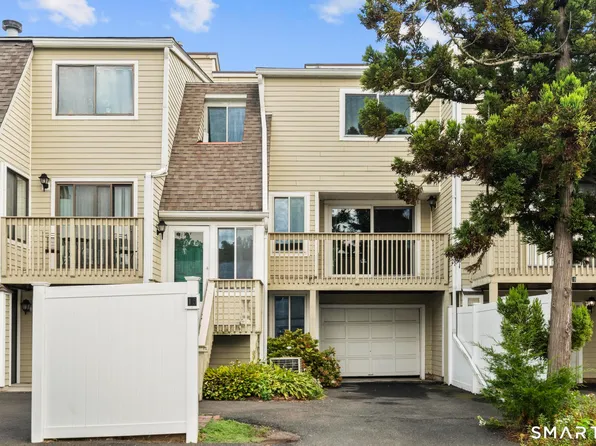15 Peddlars Drive #15, Branford, CT 06405
