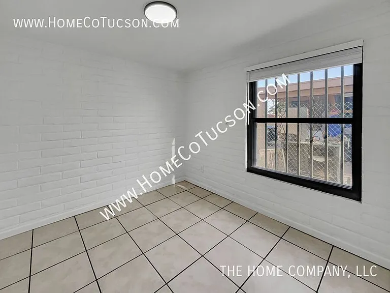 5950 S Liberty Ave — Photo 24