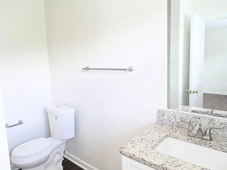 105 Wimbledon Ct — Photo 10