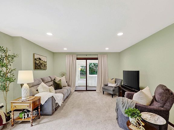 5th image of 2730 Westchester Cir
