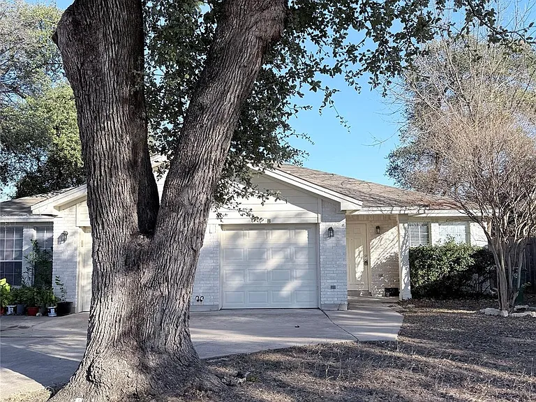 8621 Talyne Chaise Cir #B — Photo 25