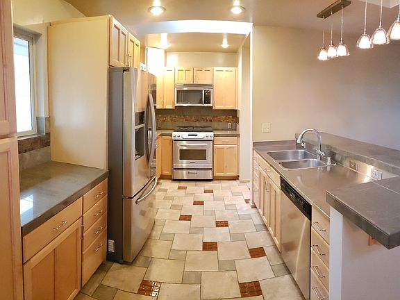 5th image of 1496 Elizabeth Dr
