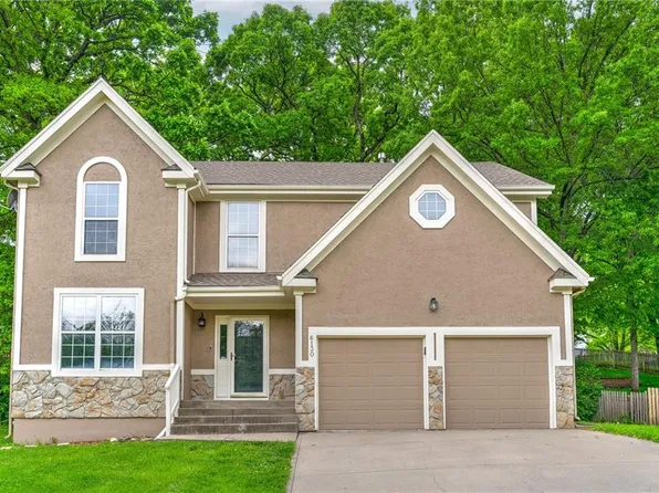 6130 N Amoret Ave, Kansas City, MO 64151