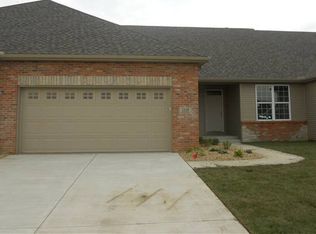 1110 Canyon Creek Rd, Normal, IL 61761