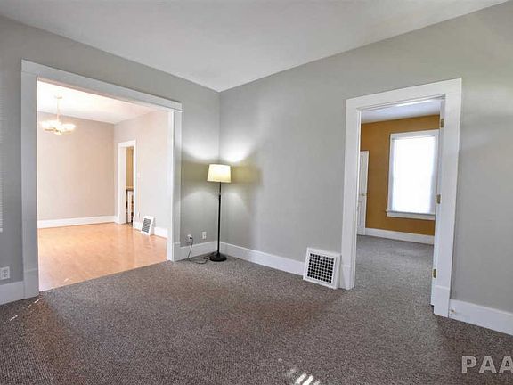 5th image of 2621 N Springdale Ave