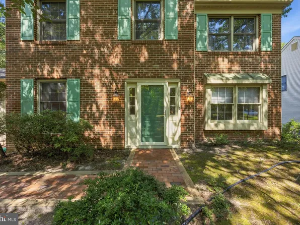5 Prince Andrew Ct, Marlton, NJ 08053