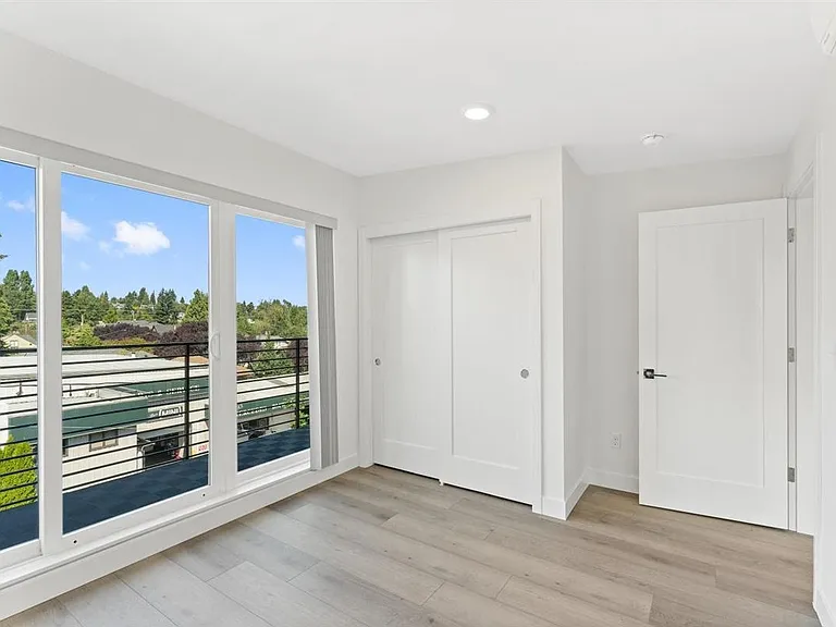 5810 Roosevelt Way NE #B — Photo 11