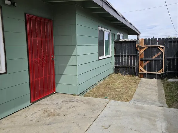 38833 9th St E, Palmdale, CA 93550