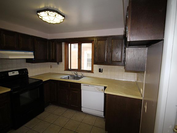5th image of 58 Condon Ave