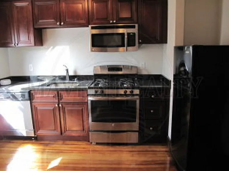 211 Elm St #1 — Photo 6