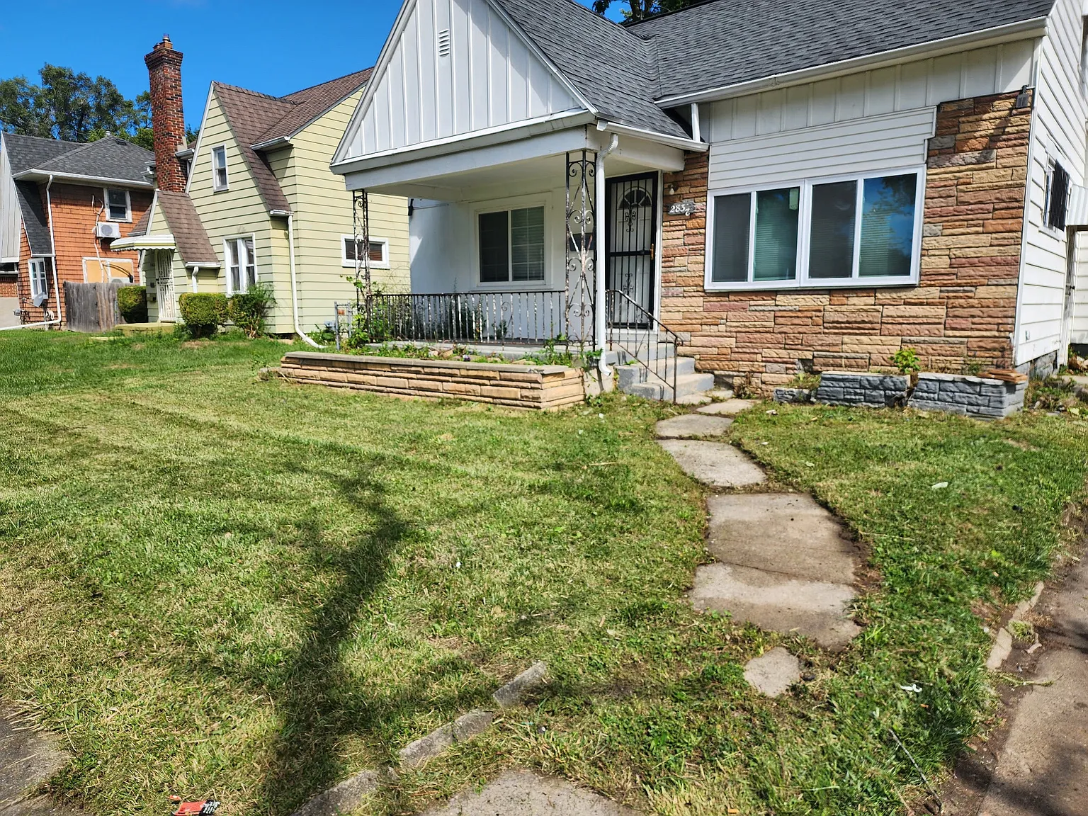 2 bed, 1117 sqft, $900 — Photo 2